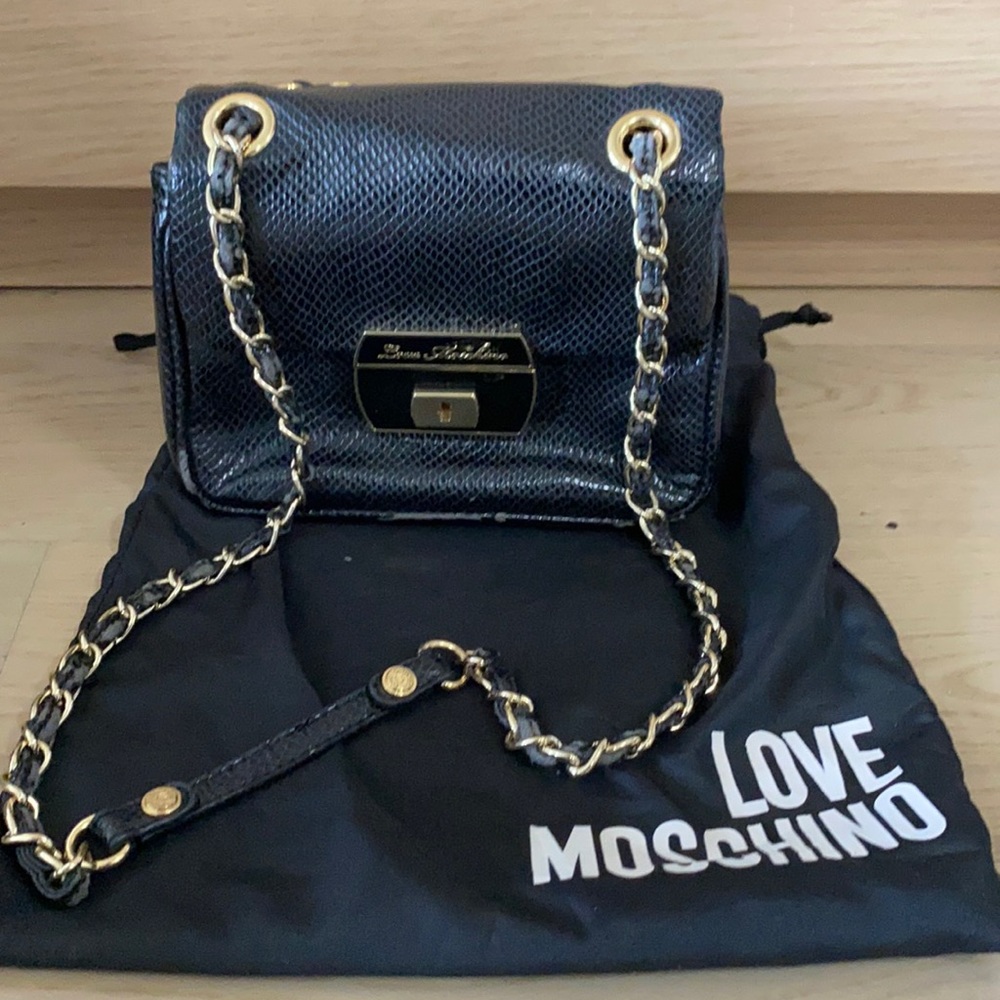 Love moschino bag